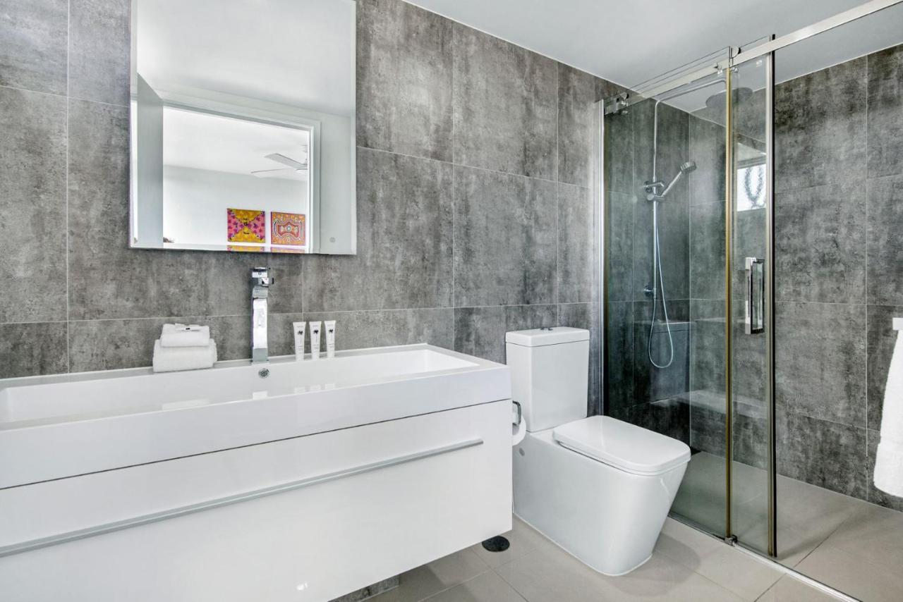 Modern Contemporary Southport Apartment - Coasthm Gold Coast Buitenkant foto