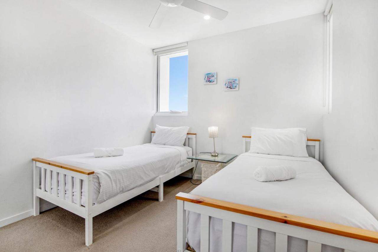 Modern Contemporary Southport Apartment - Coasthm Gold Coast Buitenkant foto